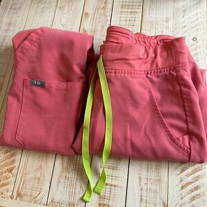 Zamora Jogger Scrub Pants XS/P One-Pocket Scrub Top XS Hot Coral Catarina